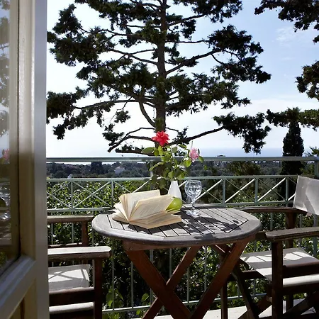 Dafnoudi Aparthotel 2*