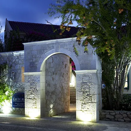 Dafnoudi Aparthotel 2*