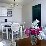 شقة فندقية Dafnoudi