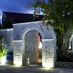 达夫诺迪公寓酒店 2* Antipata (Erisos)