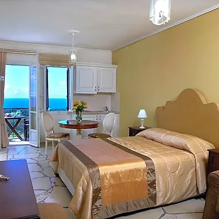 Dafnoudi Apart Otel Antipata (Erisos)