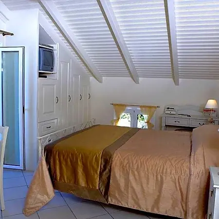Dafnoudi Apart Otel 2*