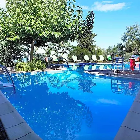 Dafnoudi Apart Otel Antipata (Erisos)